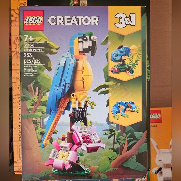 Lego Other - LEGO 31136 Creator 3-in-1 Exotic Parrot Building Set